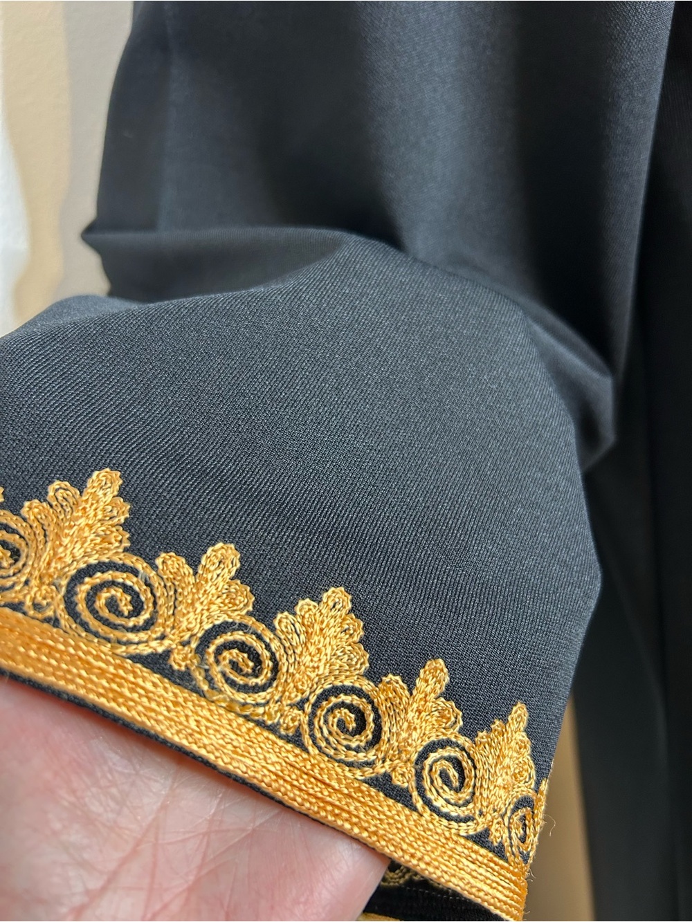 Elegant and authentic Caftan in black with orange trim❤️Never used - Picture 9 of 15